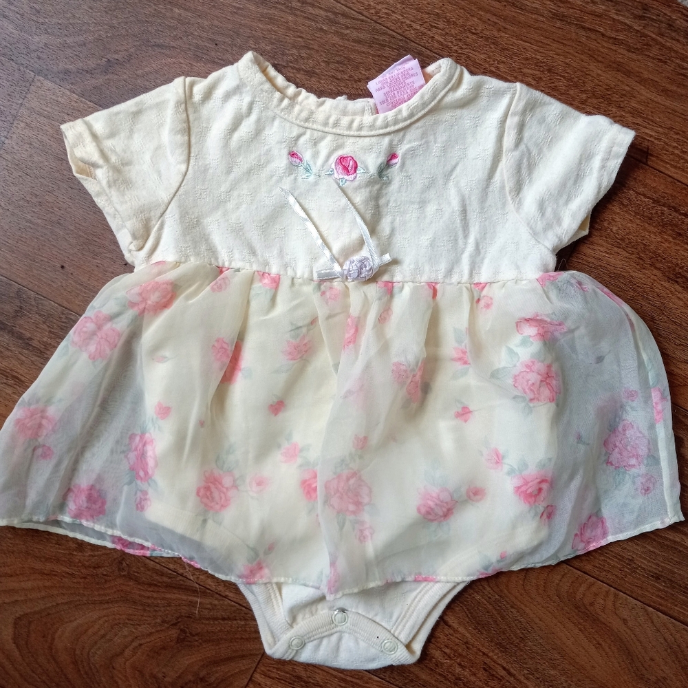🎀 3/$20 Vintage Floral Yellow Sheer Skirt Baby Onesie Size 18 Months